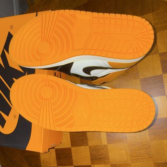 Jordan Air Jordan 1 Retro High OG Yellow Toe Taxi Black Sneaker 12.5M NEW OG main image 4